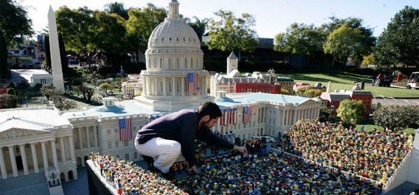 Obama Inauguration in Legos