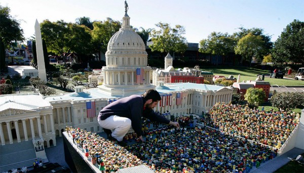 Obama Inauguration in Legos