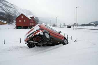 winter-car-accident