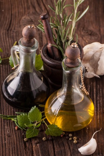 olive-oil-and-vinegar