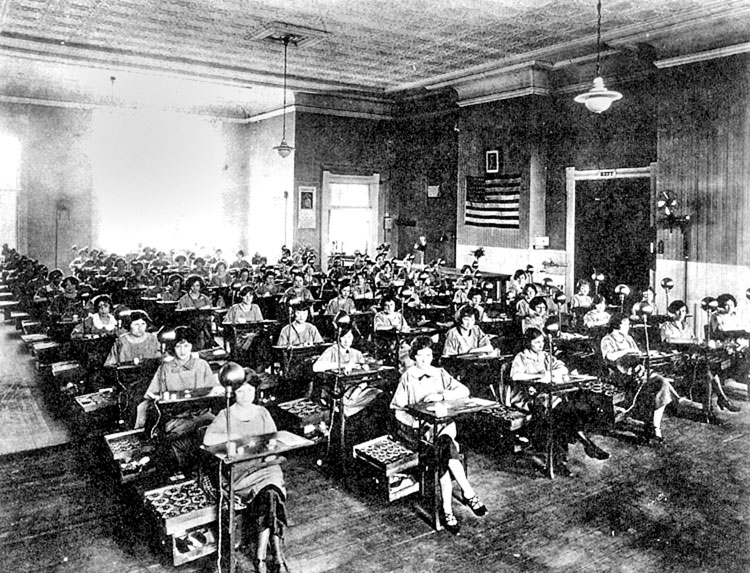 Glowing In The Dark The Radium Girls Glowing In The Dark The Radium Girls