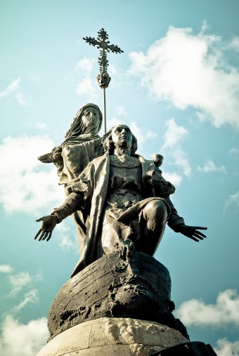 Christopher-Columbus-Statue-In-Spain