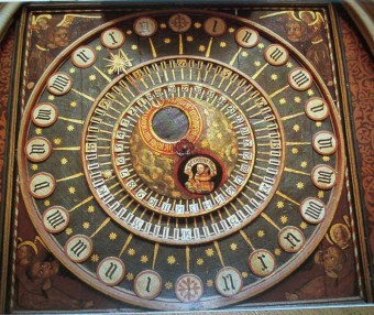 Wells_cathedral_clock_dial