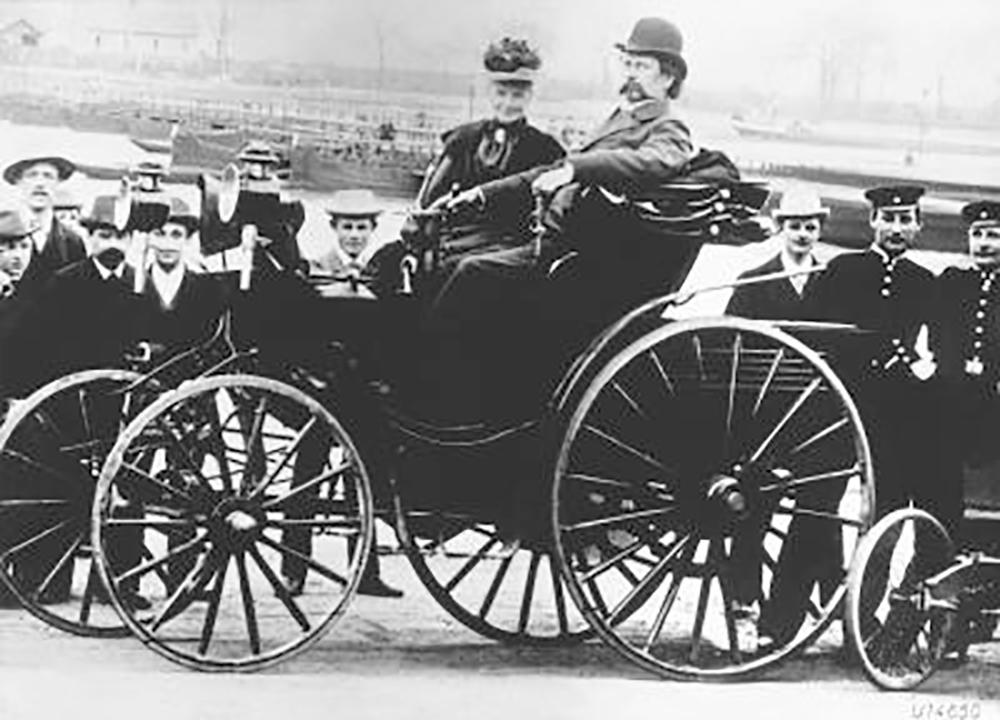 who invented the first car in the world