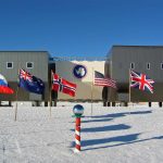 amundsen-scott-south_pole_station_2007