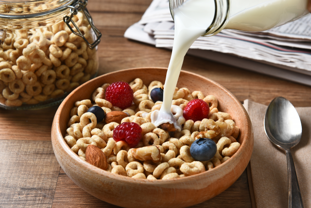 with examples state four uses of breakfast cereals in food preparation